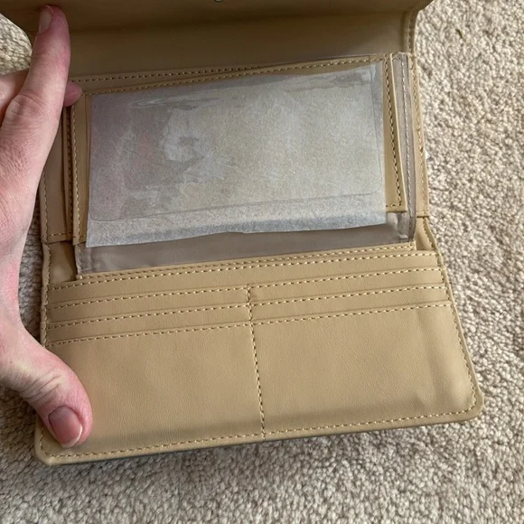 Nine West Gray Embossed Wallet NWT - Picture 4 of 6